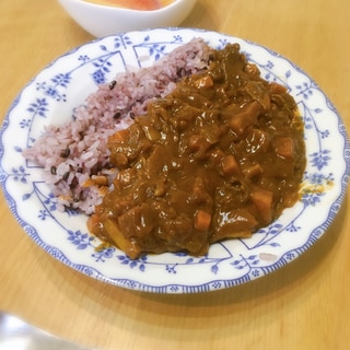 赤ワインで煮込む☆牛肉カレー